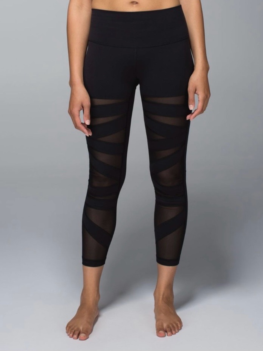 Lululemon High Times cropped mesh size 4